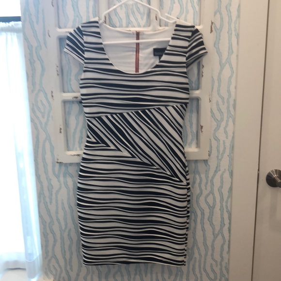 Frank Lyman Design Dresses & Skirts - Frank Lyman Design Dress